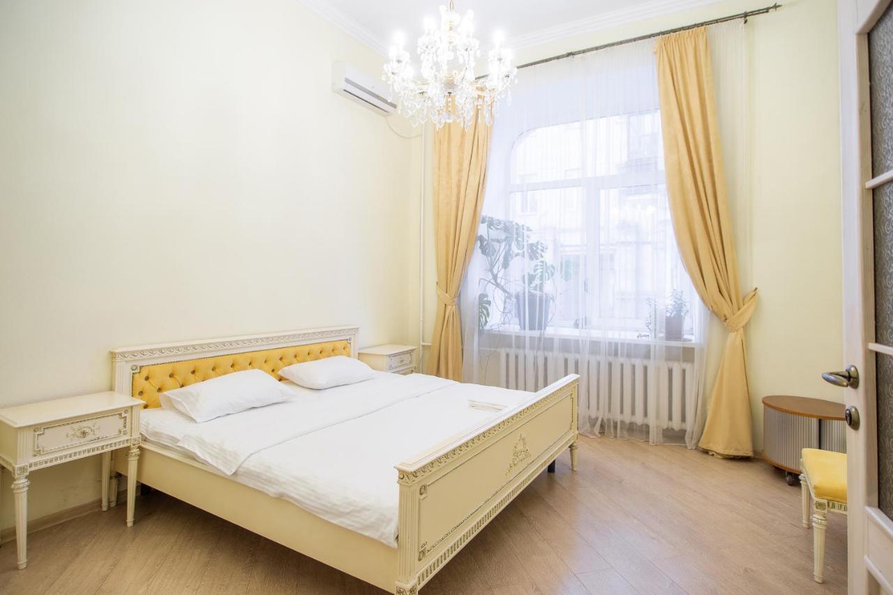 Comfortable Apartment On Mikhaylovskiy Lane Kiev Eksteriør billede