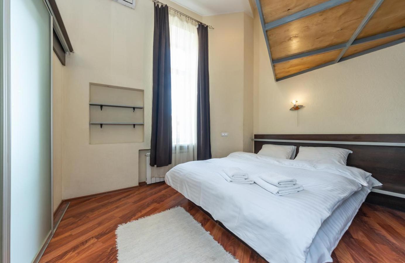 Comfortable Apartment On Mikhaylovskiy Lane Kiev Eksteriør billede