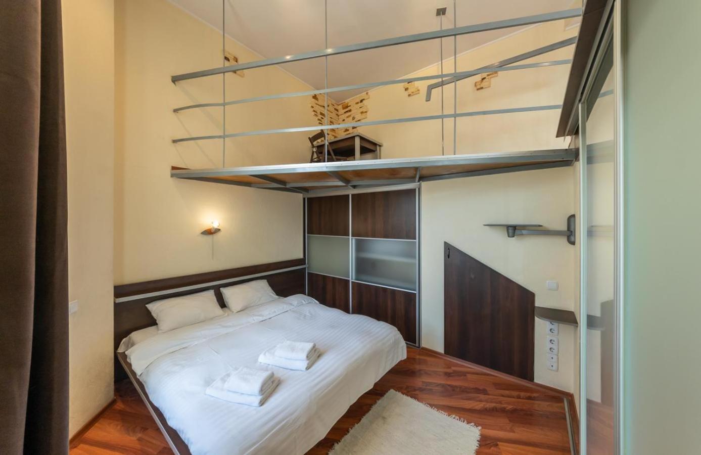 Comfortable Apartment On Mikhaylovskiy Lane Kiev Eksteriør billede