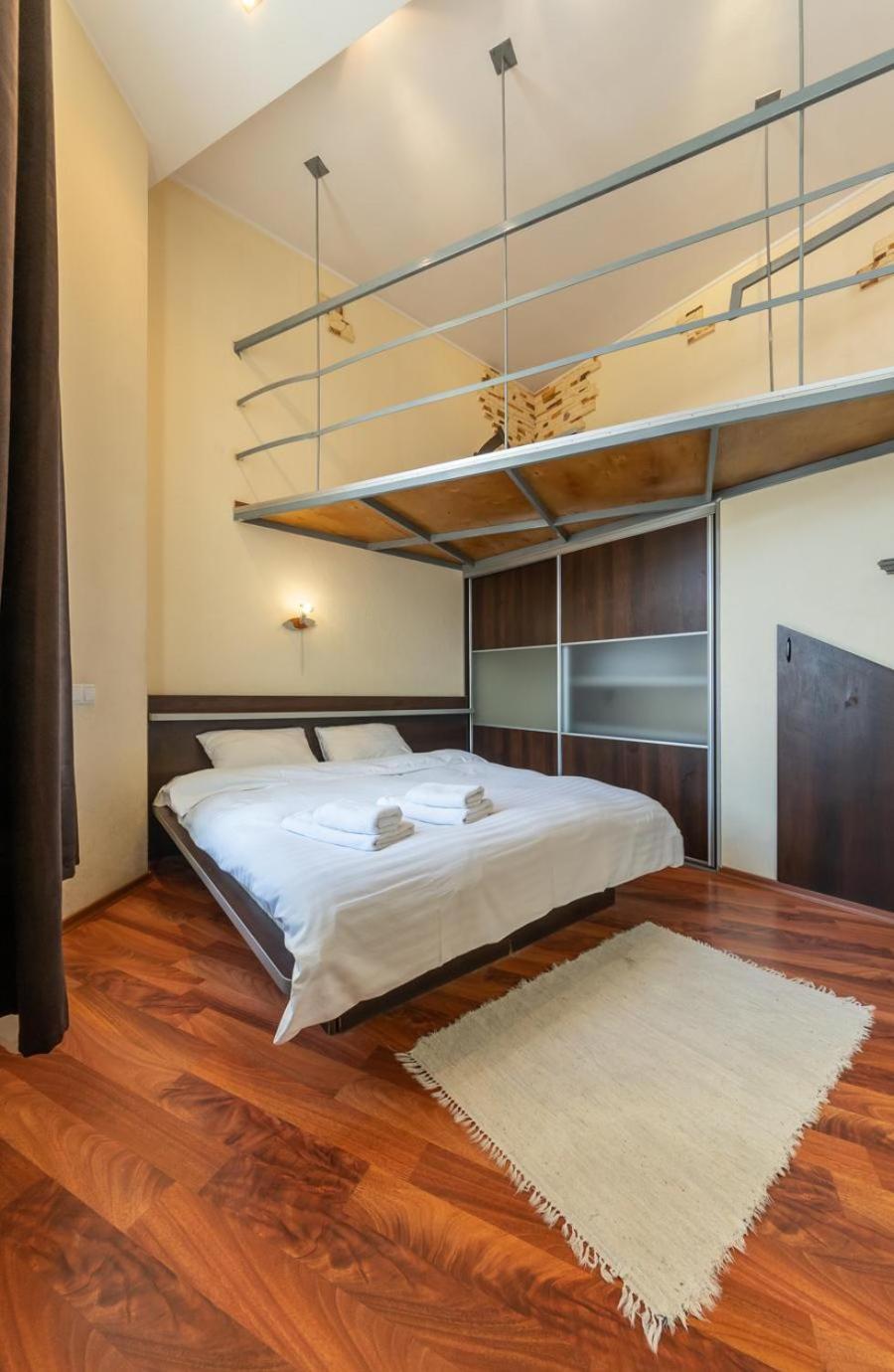 Comfortable Apartment On Mikhaylovskiy Lane Kiev Eksteriør billede
