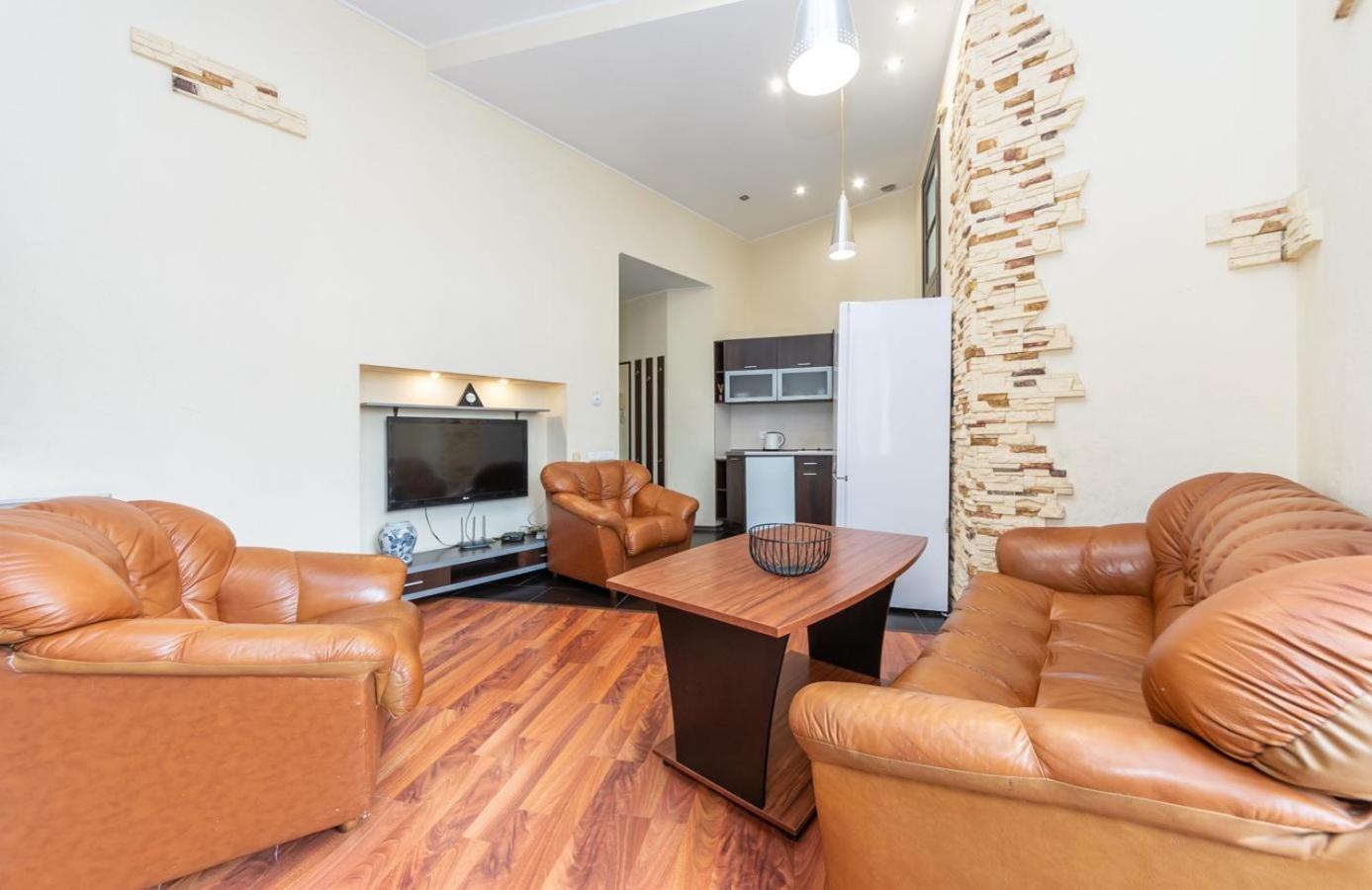 Comfortable Apartment On Mikhaylovskiy Lane Kiev Eksteriør billede