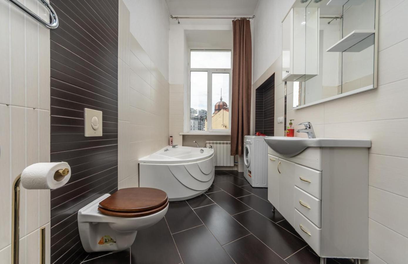 Comfortable Apartment On Mikhaylovskiy Lane Kiev Eksteriør billede